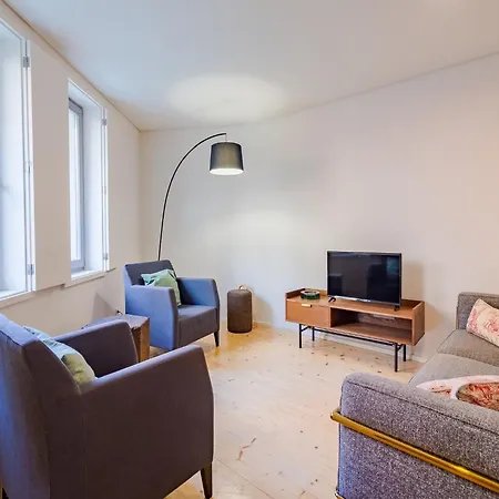 Charming Studio, Ideal For Smaller Groups * 波尔图