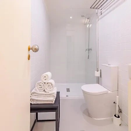 Charming Studio, Ideal For Smaller Groups * 波尔图