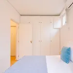 Charming Studio, Ideal For Smaller Groups * Porto
