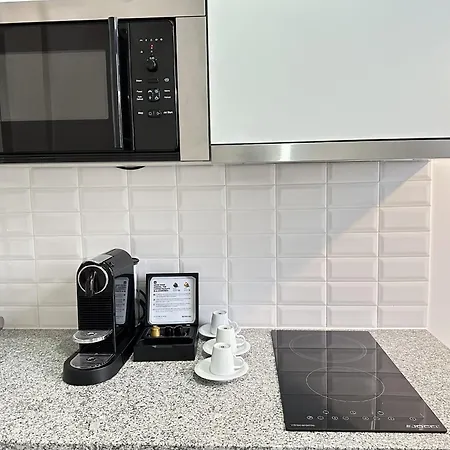 Charming Studio, Ideal For Smaller Groups Porto