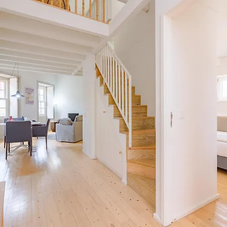 Charming Studio, Ideal For Smaller Groups * Porto