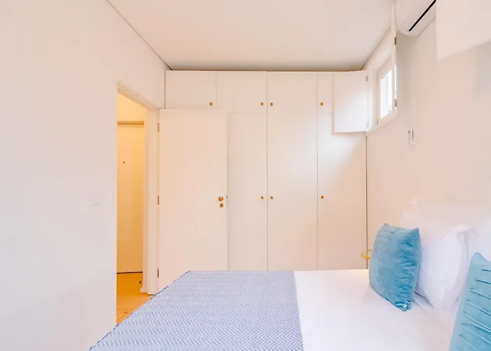 Charming Studio, Ideal For Smaller Groups * Porto