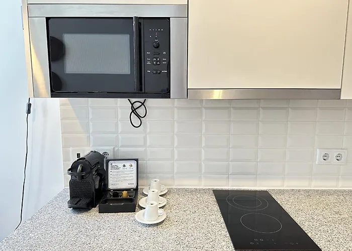 Charming Studio, Ideal For Smaller Groups *