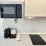 Charming Studio, Ideal For Smaller Groups *