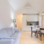 Charming Studio, Ideal For Smaller Groups Porto