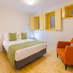 Charming Studio, Ideal For Smaller Groups Apartment