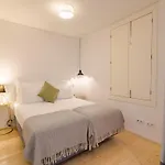 Apartment Charming Studio, Ideal For Smaller Groups