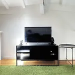 Apartment Charming Studio, Ideal For Smaller Groups Porto