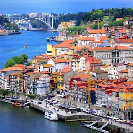 Charming Studio, Ideal For Smaller Groups * Porto
