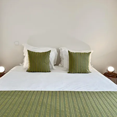 Charming Studio, Ideal For Smaller Groups