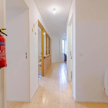 Charming Studio, Ideal For Smaller Groups Porto