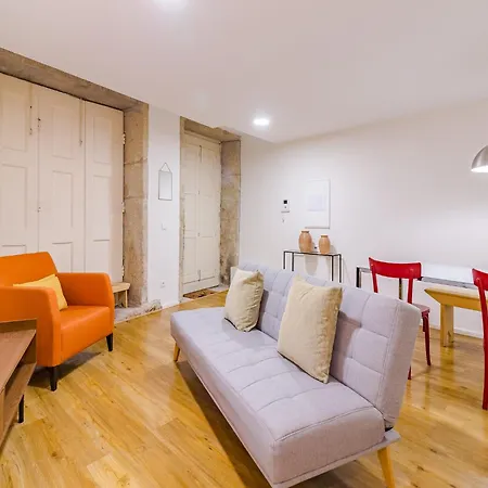 Charming Studio, Ideal For Smaller Groups * Porto