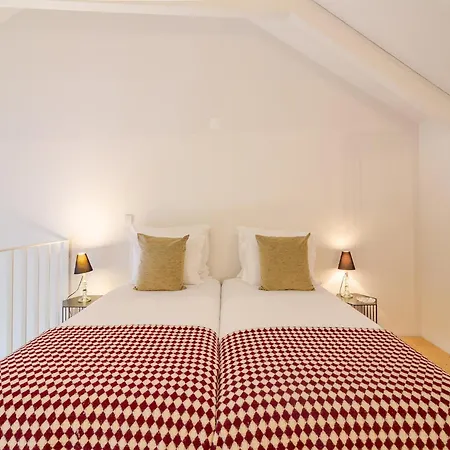 Charming Studio, Ideal For Smaller Groups Oporto