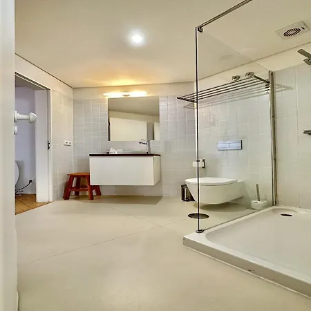 Charming Studio, Ideal For Smaller Groups Oporto