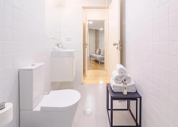 Charming Studio, Ideal For Smaller Groups *