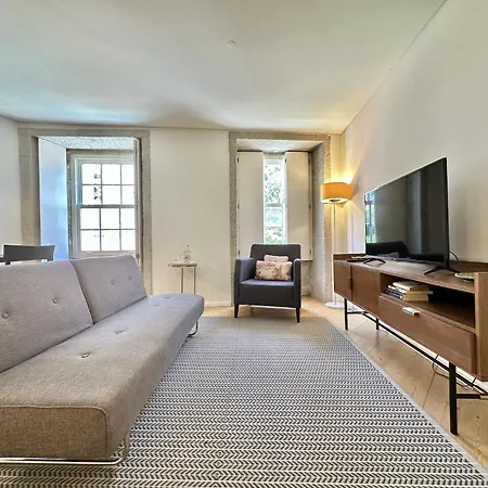 Charming Studio, Ideal For Smaller Groups アパート ポルト