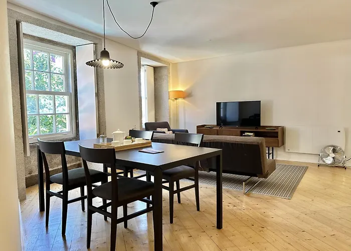 Charming Studio, Ideal For Smaller Groups *